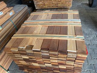 Ca. 800x Hardhouten Tegelhout, 17x97mm, lengte 780/55cm, 20/105cm